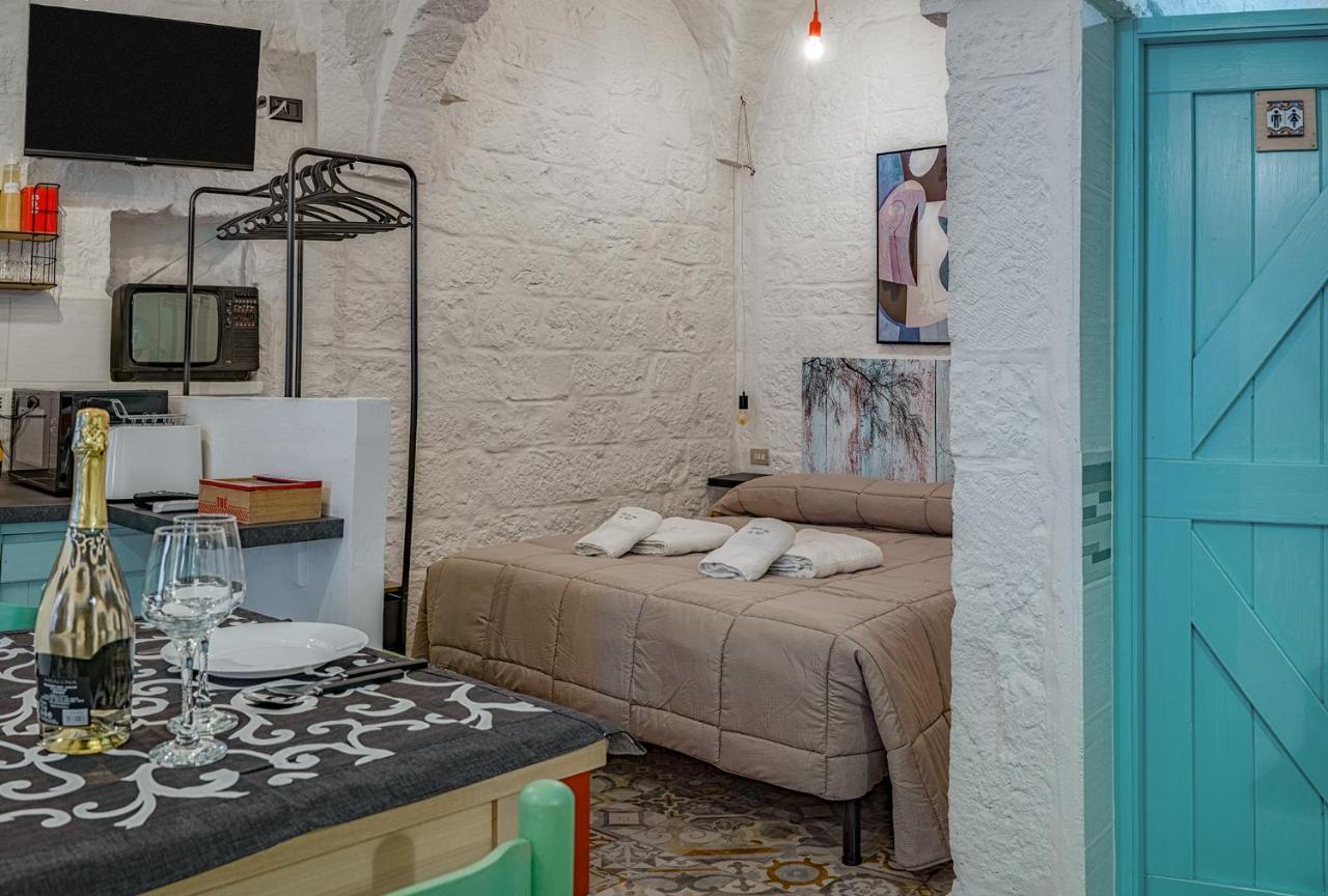Casa Vacanze “House On The Left” Ceglie Messapica Exterior foto